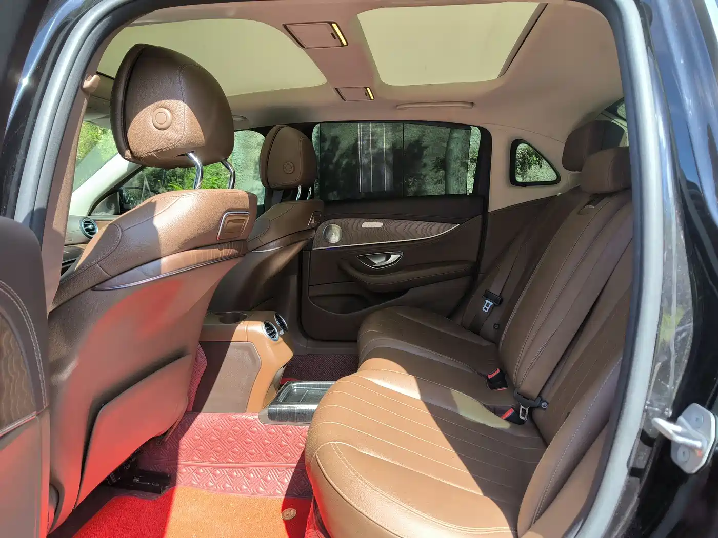 Mercedes-Benz E-Class 2018 E 300 L Luxury фото 7