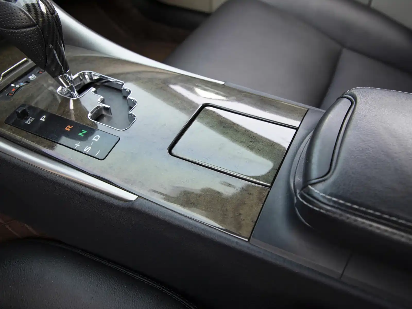 Фото 26 - Lexus IS