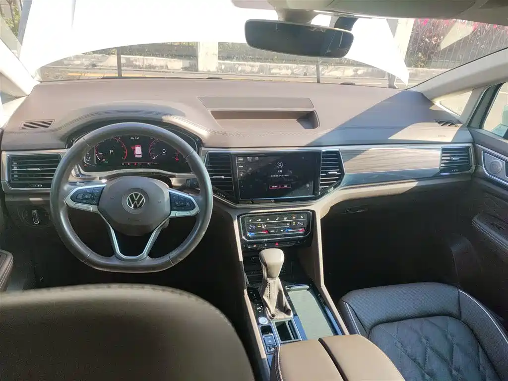 Volkswagen Viloran 2020 380TSI Premium фото 12
