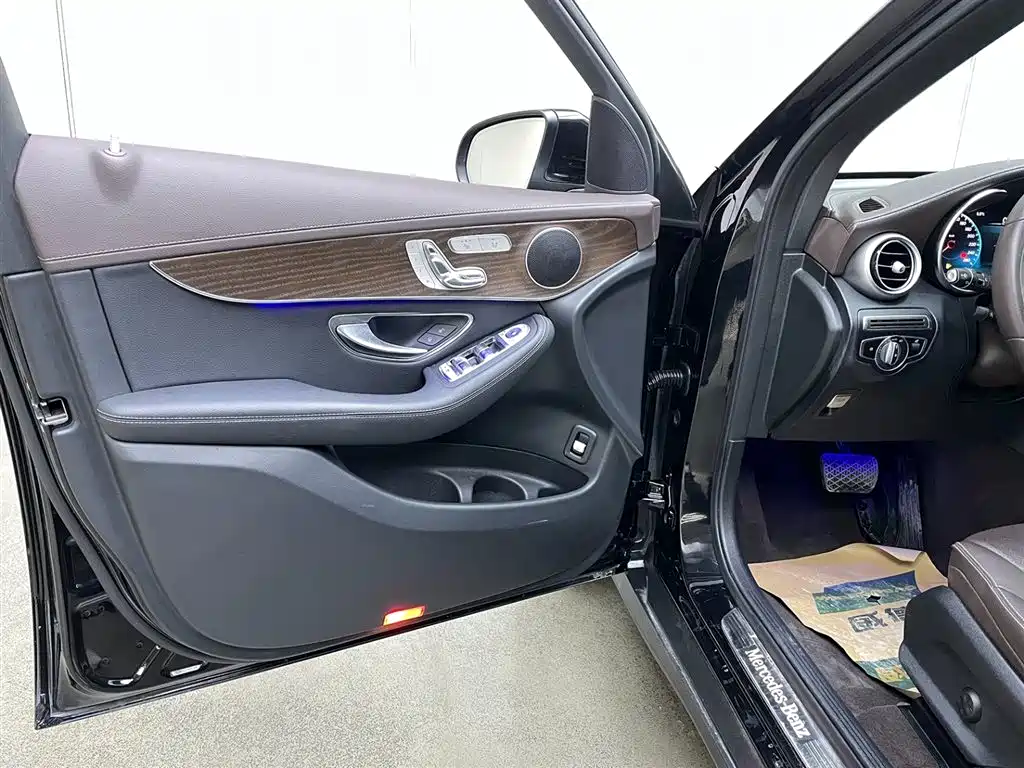 Mercedes-Benz GLC 2021 GLC 260 L 4MATIC Luxury фото 11