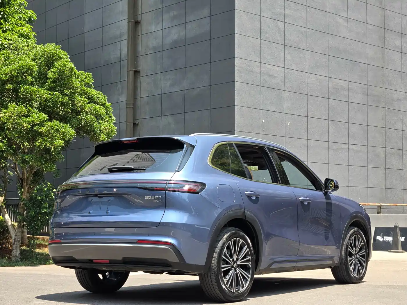 Geely Galaxy Galaxy Starship 7 EM-i 2025 120km Navigation Edition фото 13
