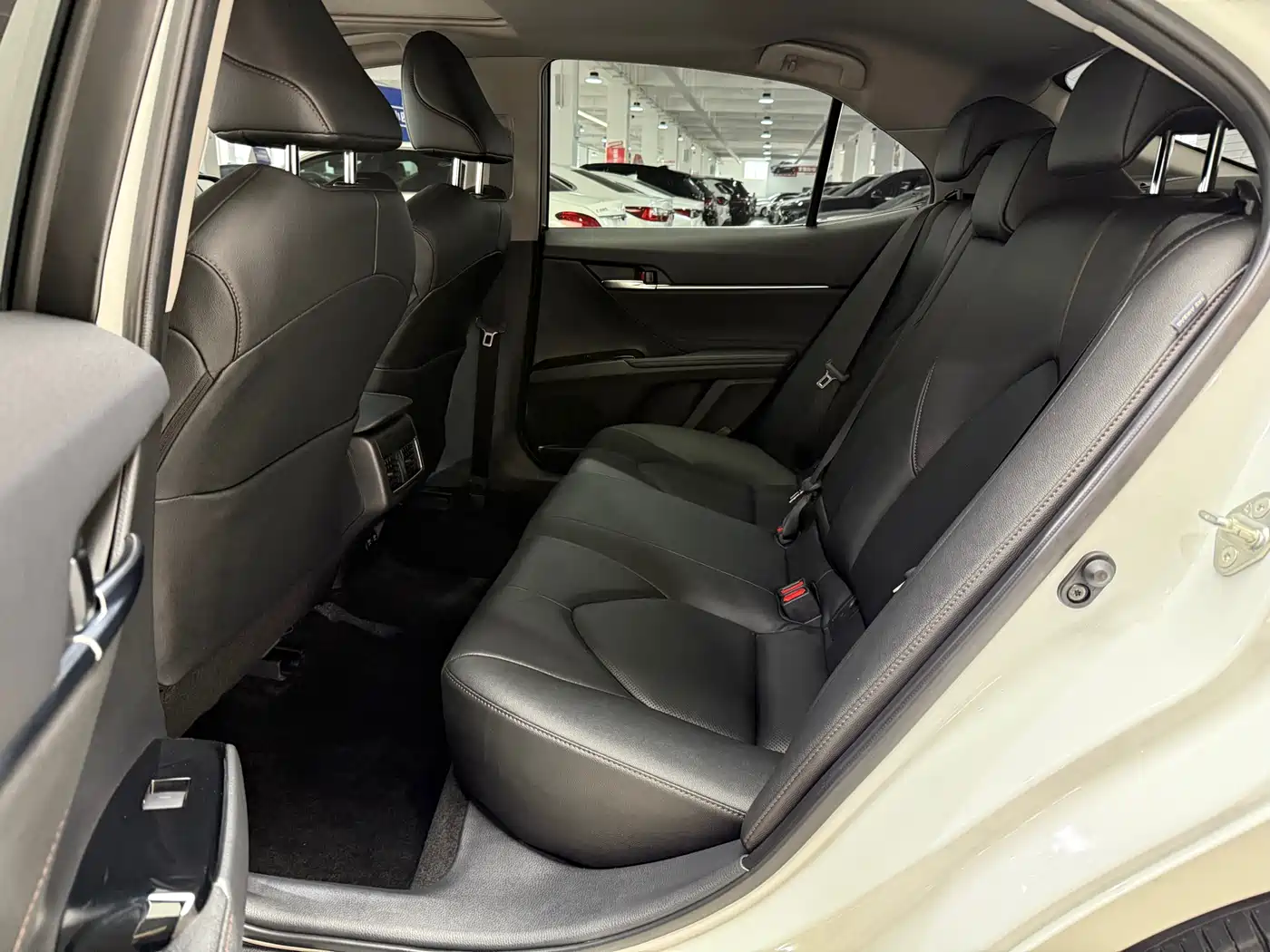 Toyota Camry 2021 2.0G Luxury Edition фото 11