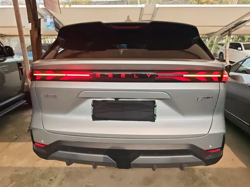 Geely Galaxy Galaxy L7 2025 Model EM-i 115km Long Range Edition фото 6