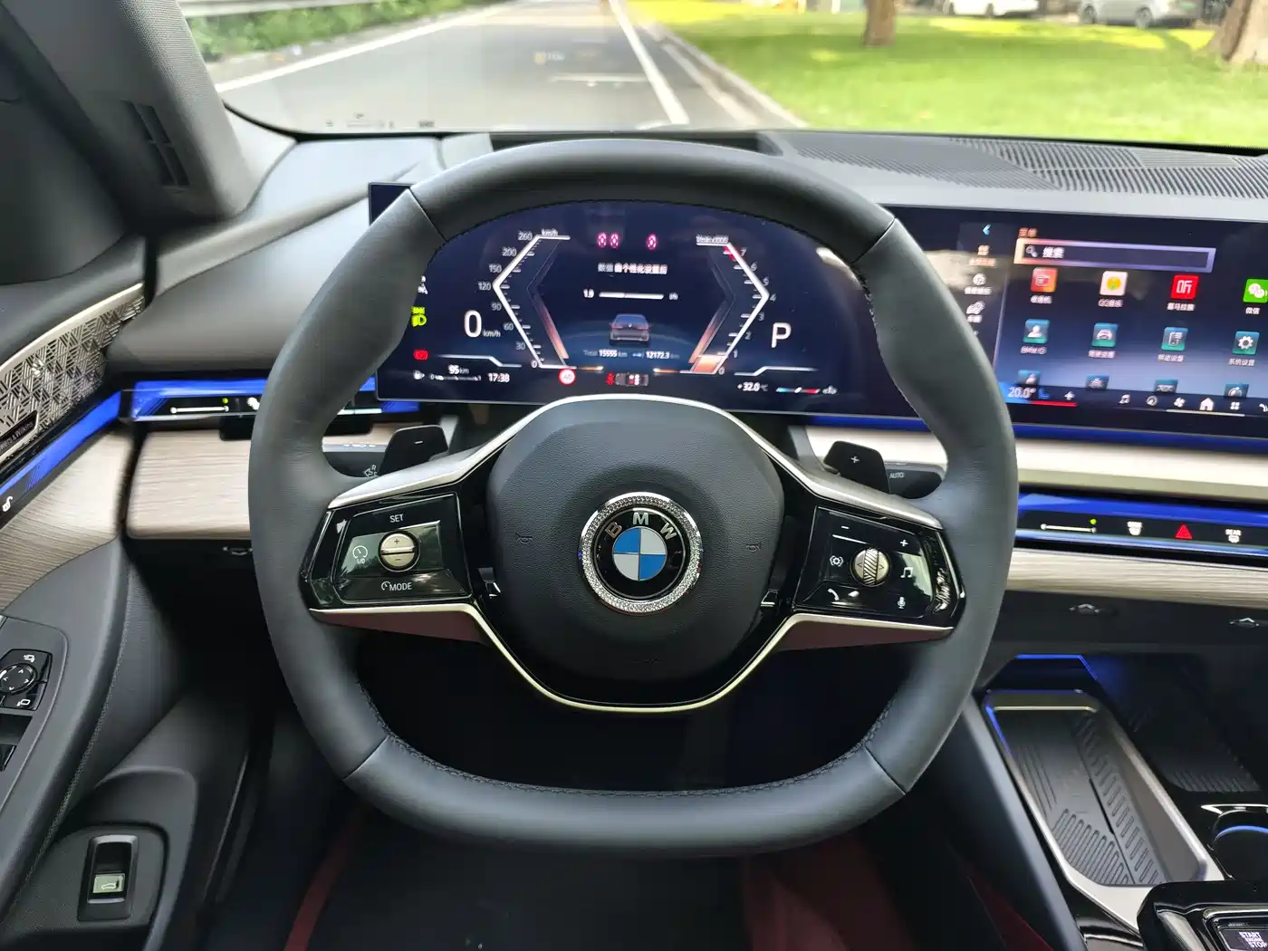 BMW 5 Series 2025 530Li Premium Luxury Package фото 10