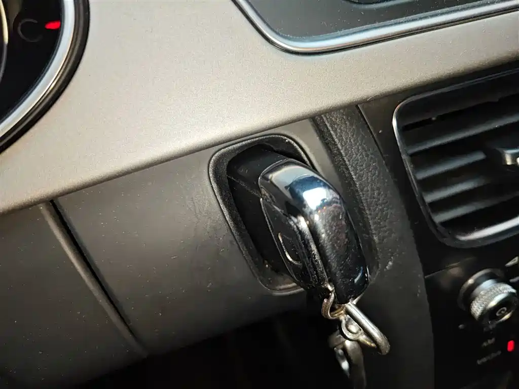 Audi A4L 2013 35 TFSI Automatic Comfort фото 12