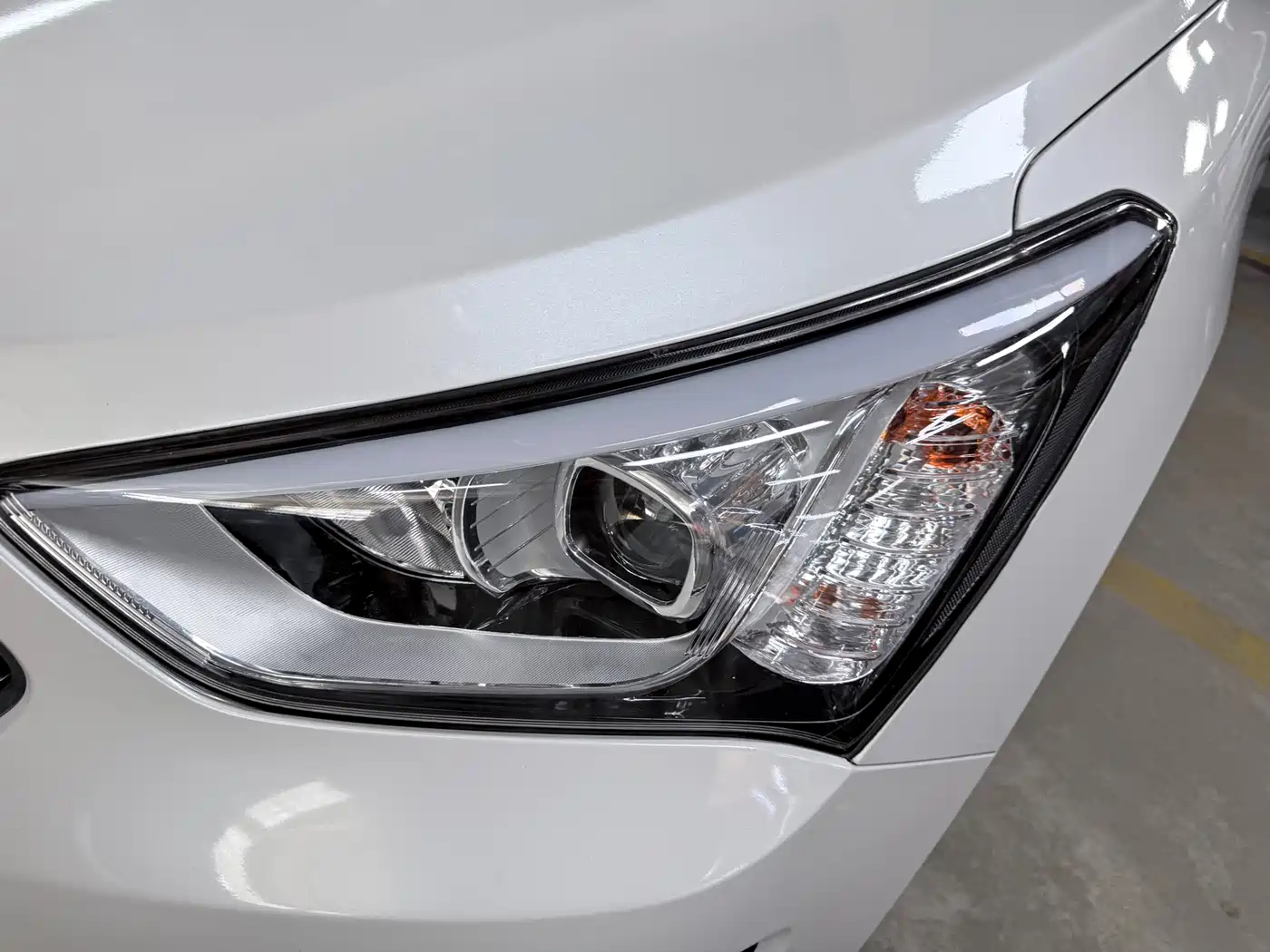 Hyundai Santa Fe 2015 2.0T Automatic 4WD Smart 5-Seater фото 4
