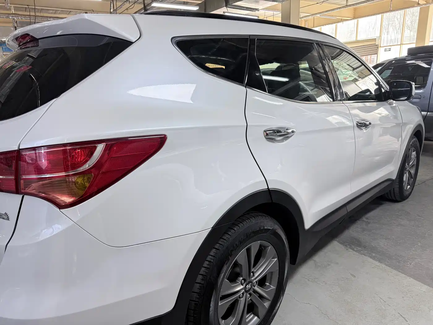 Hyundai Santa Fe 2015 2.0T Automatic 4WD Smart 5-Seater фото 18