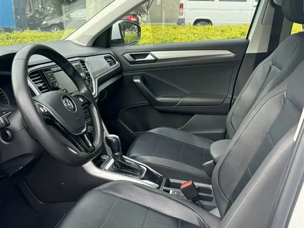 Volkswagen T-ROC 2020 230TSI DSG 2WD Progressive фото 19