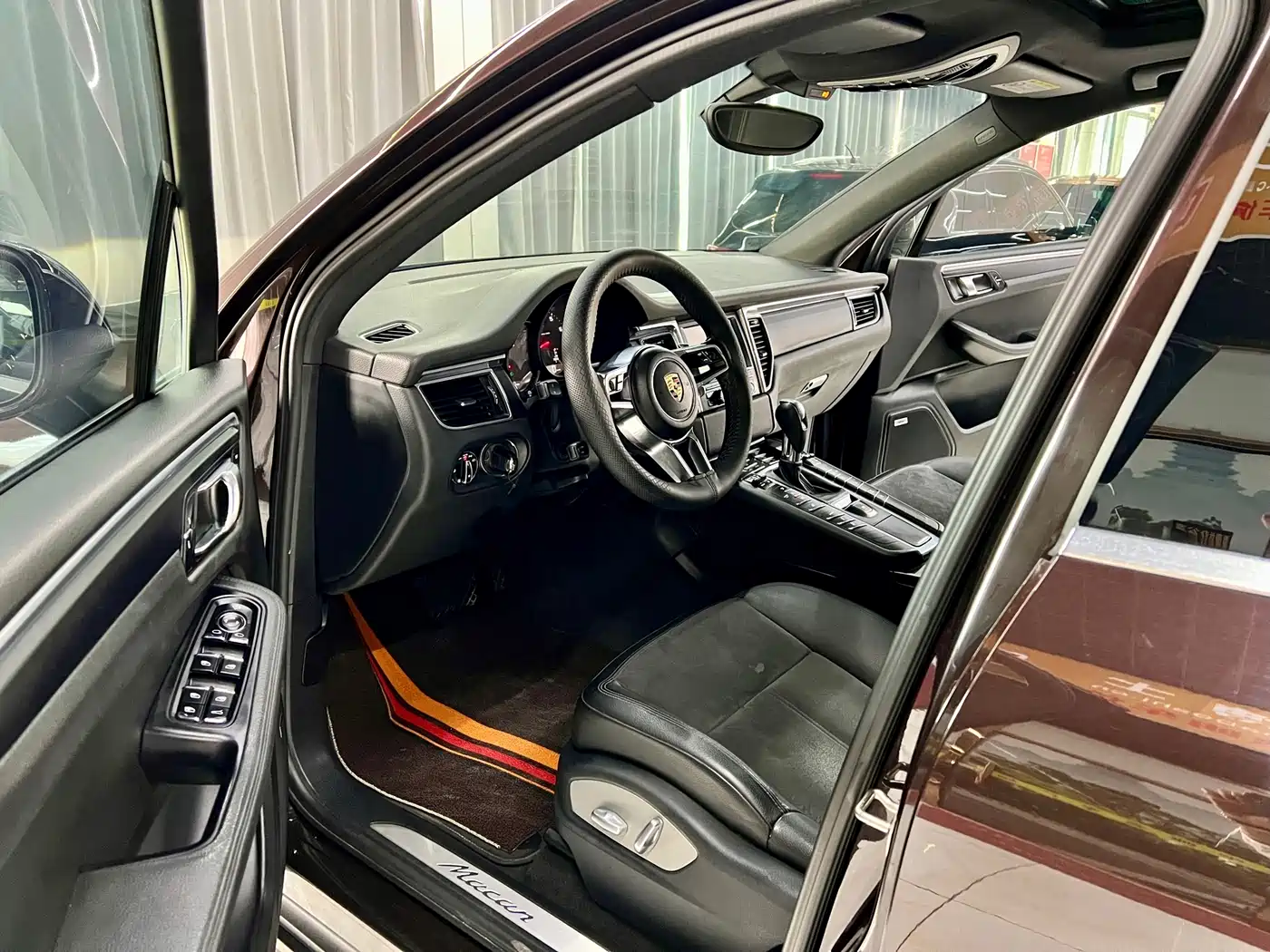 Porsche Macan 2016 Macan 2.0T фото 10