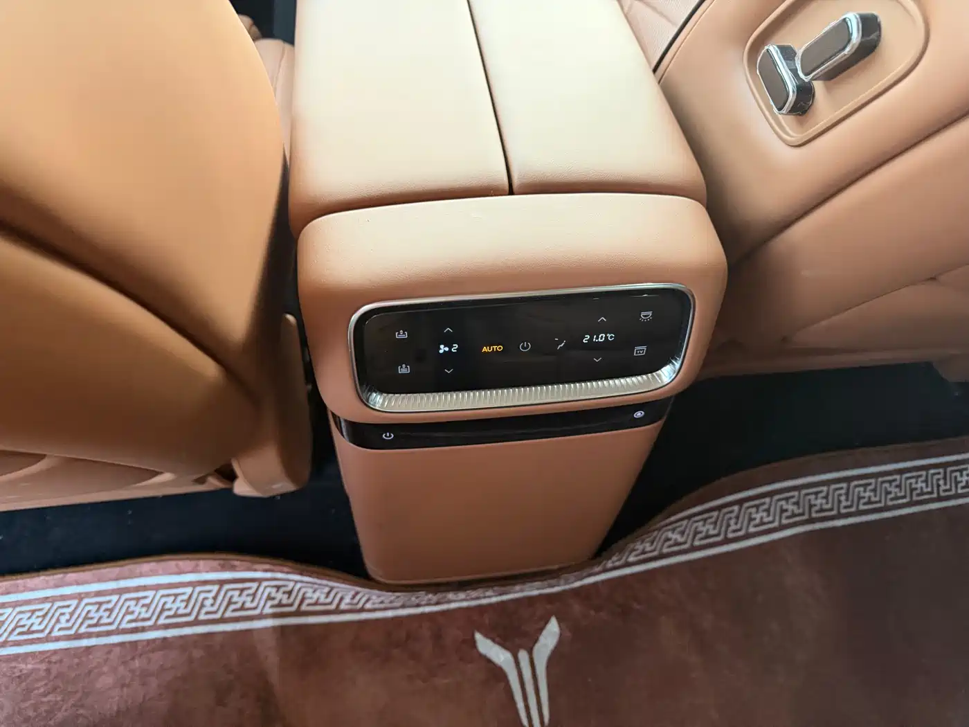 Voyah Auto VOYAH Taisan 2026 Model Base фото 12