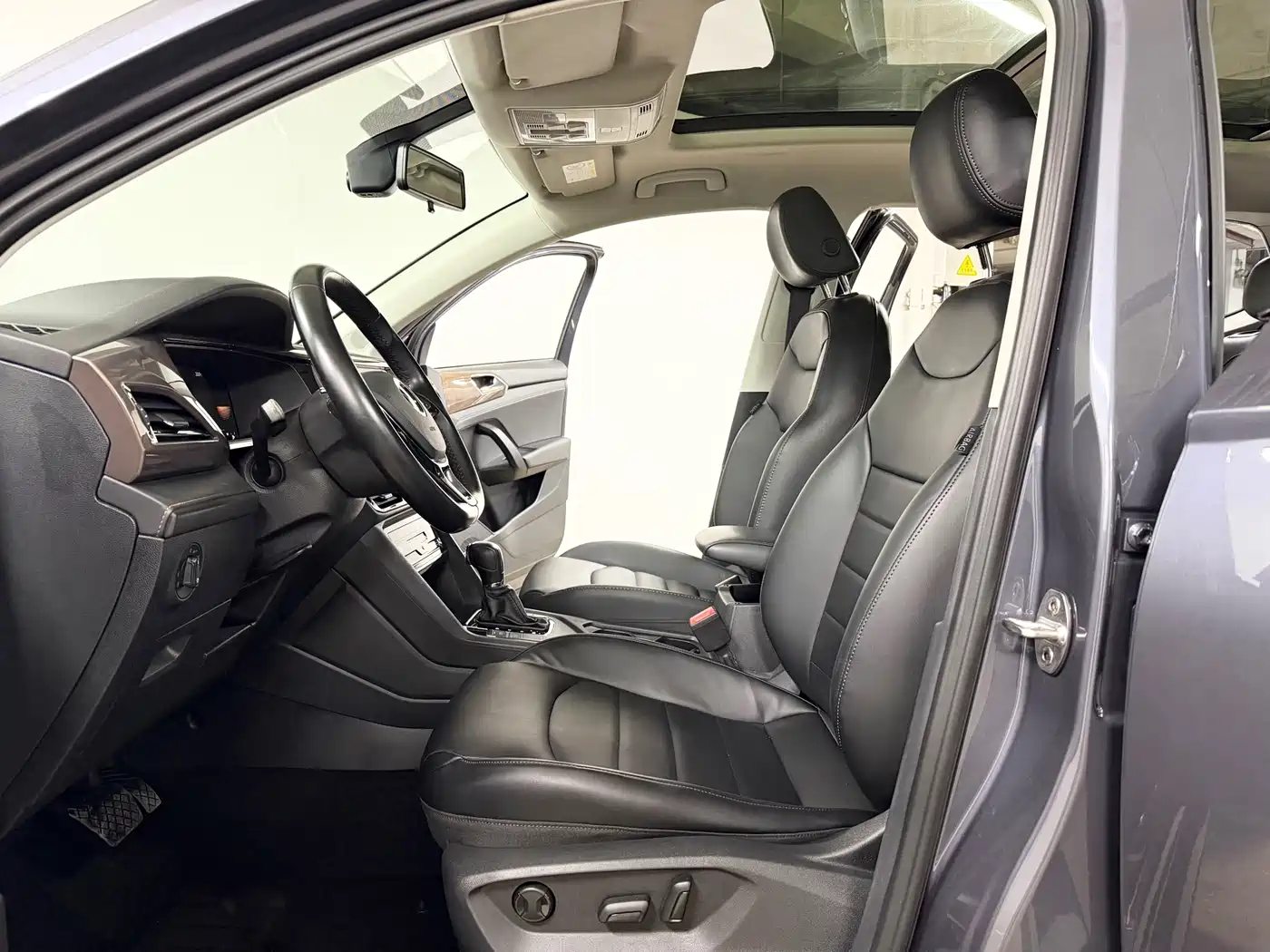 Volkswagen Tharu 2022 280TSI FWD Luxury Edition фото 7