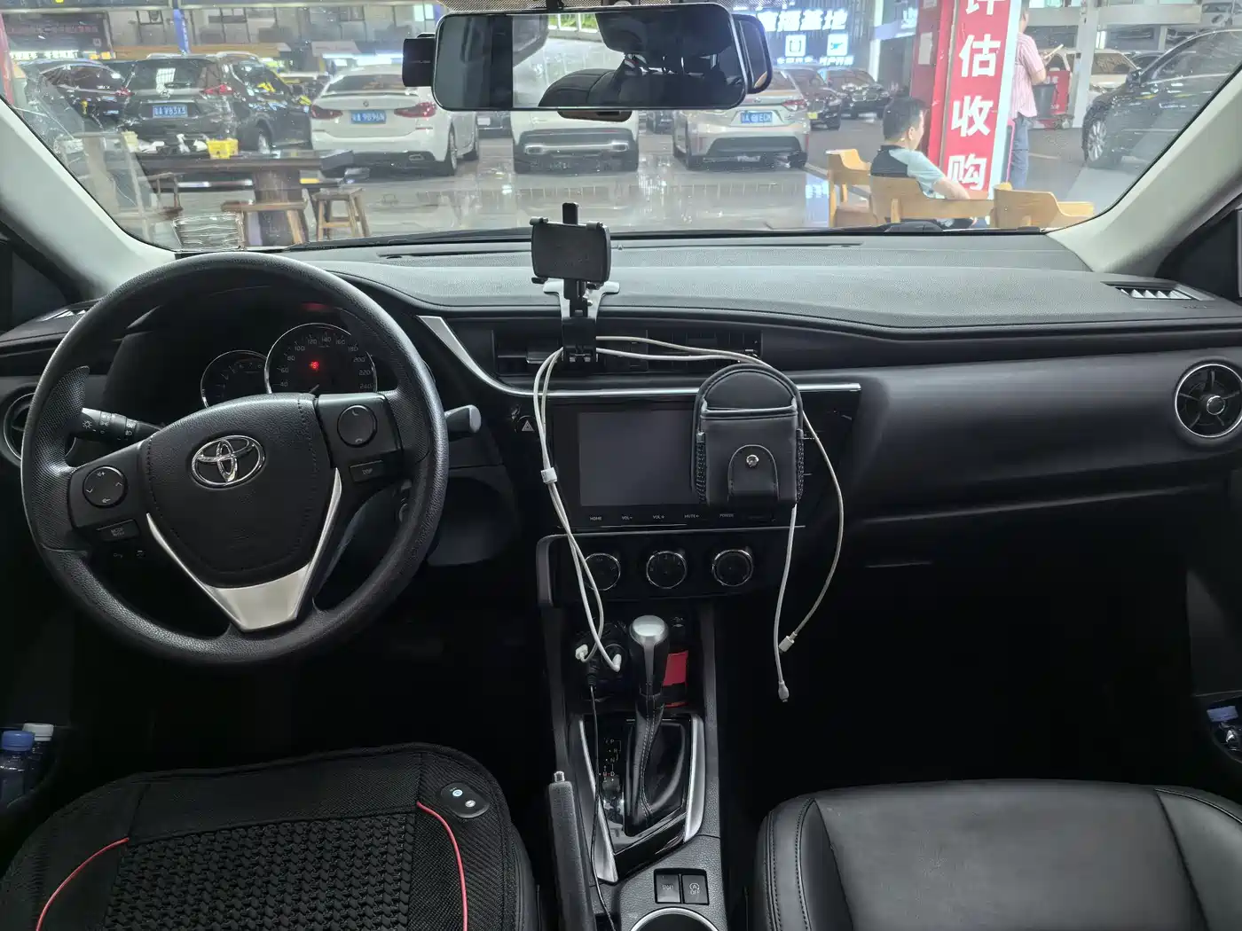 Toyota Levin 2017 Facelift 185T CVT Elite (China V) фото 12