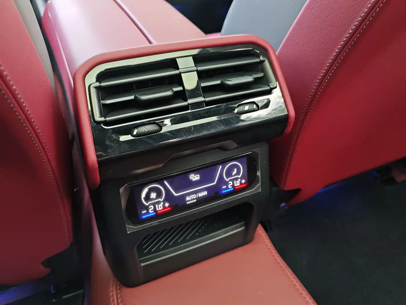 BMW 5 Series 2025 530Li Premium Luxury Package фото 18