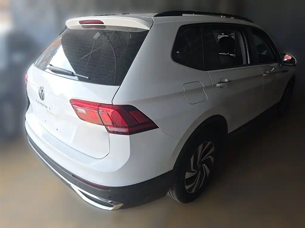 Volkswagen Tiguan L 2022 330TSI Automatic 2WD Comfort Edition фото 12