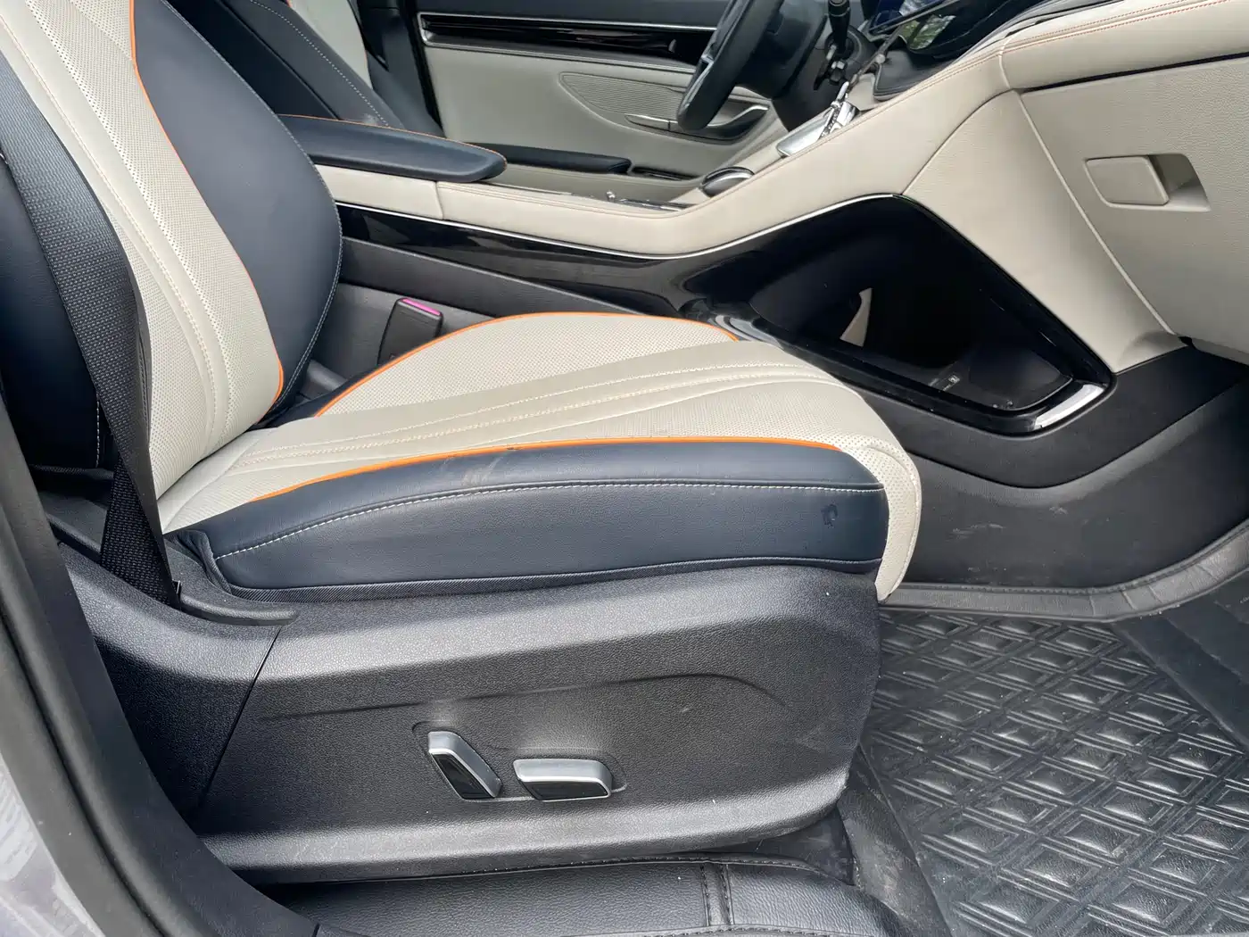 BYD Song PLUS PHEV 2021 DM-i 51KM Premium фото 12