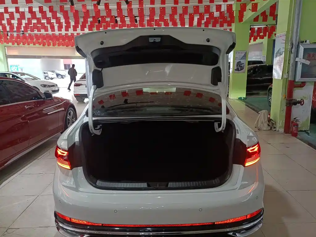Volkswagen Sagitar 2023 280TSI DSG Beyond Lite фото 19