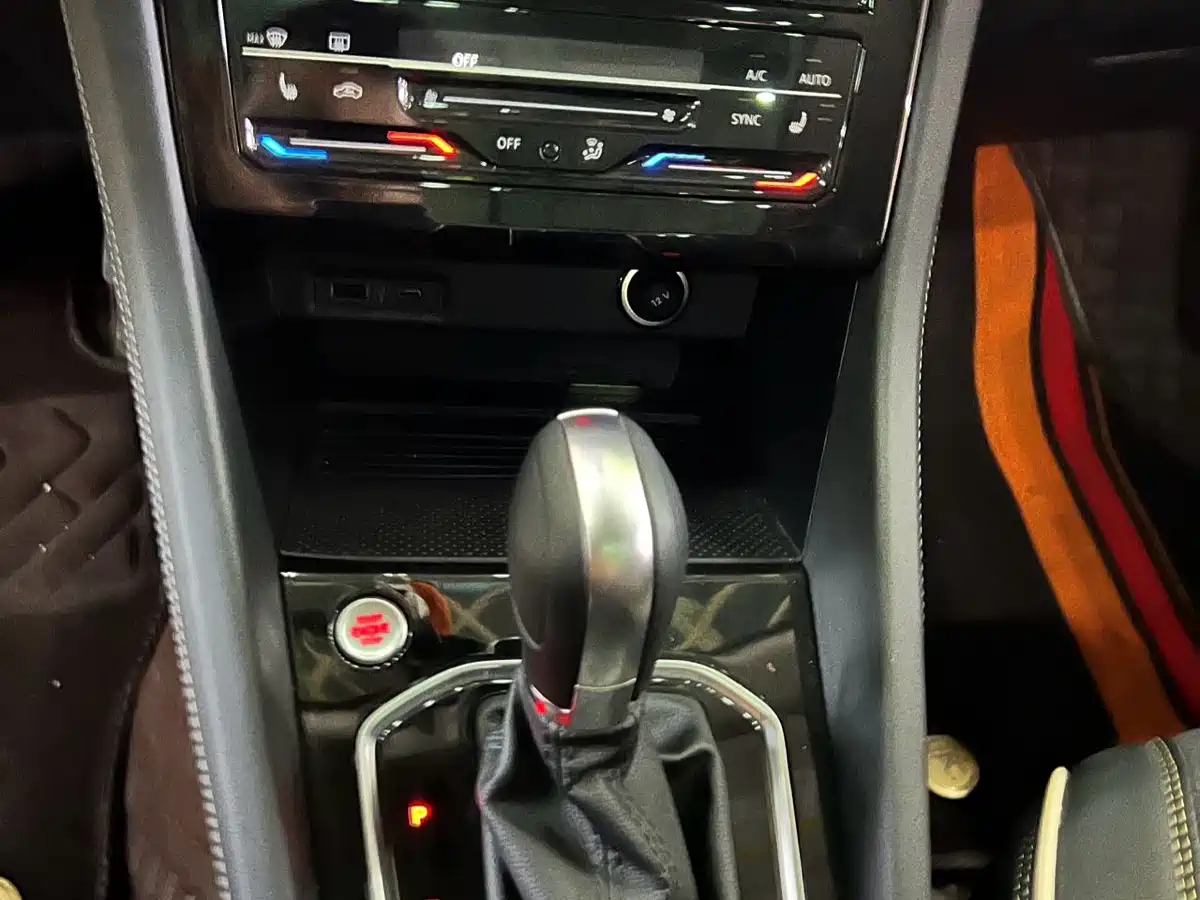 JETTA VS7