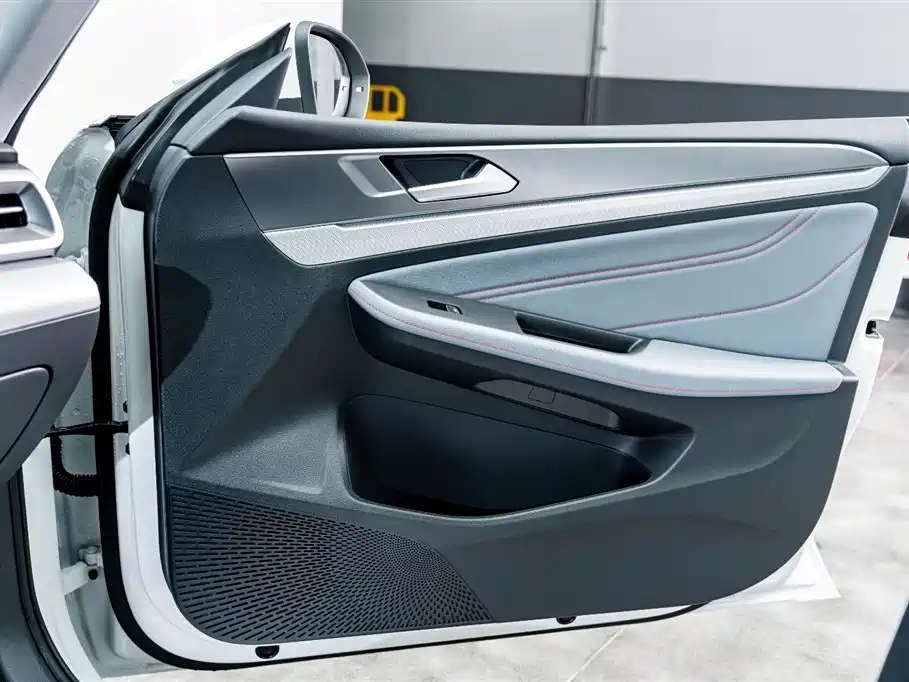 VOLKSWAGEN LINGDU