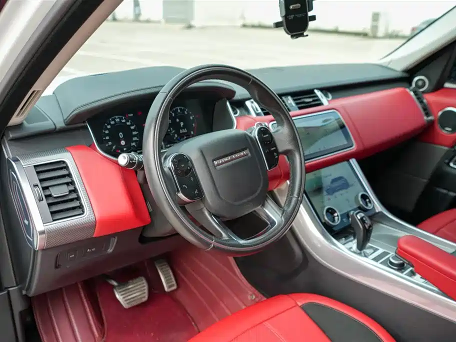 Land Rover Range Rover Sport 2020 3.0 L6 SE фото 15