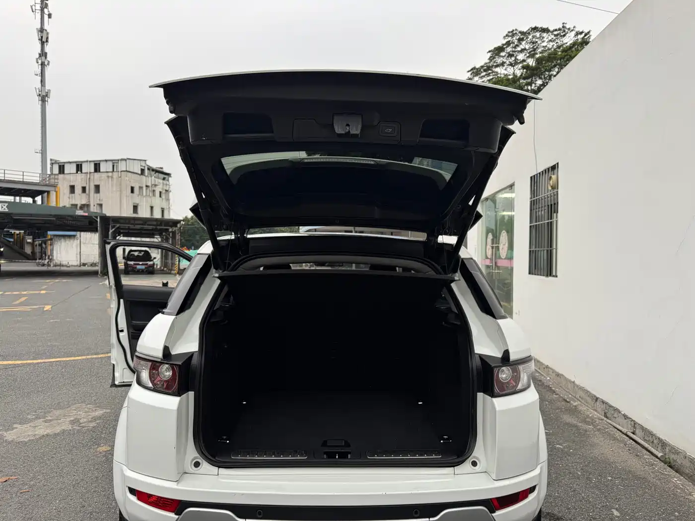 Land Rover Range Rover Evoque (Import) 2015 2.0T 5-door Dynamic Edition фото 17