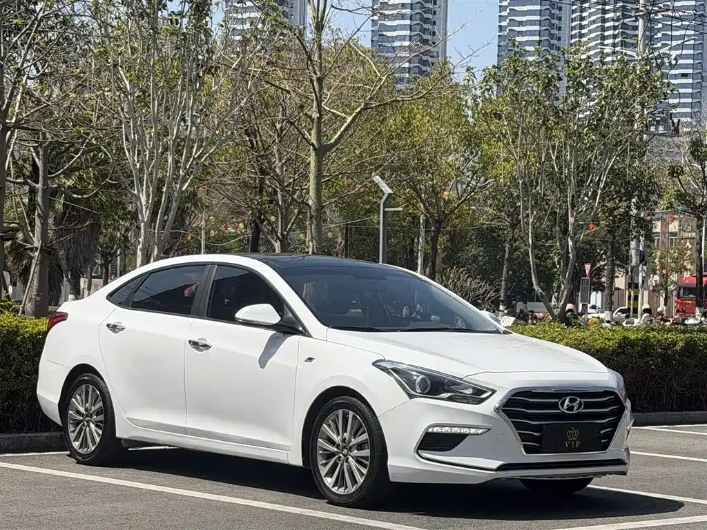 Hyundai Mistra 2019 1.8L Automatic DLX Premium China VI фото 3