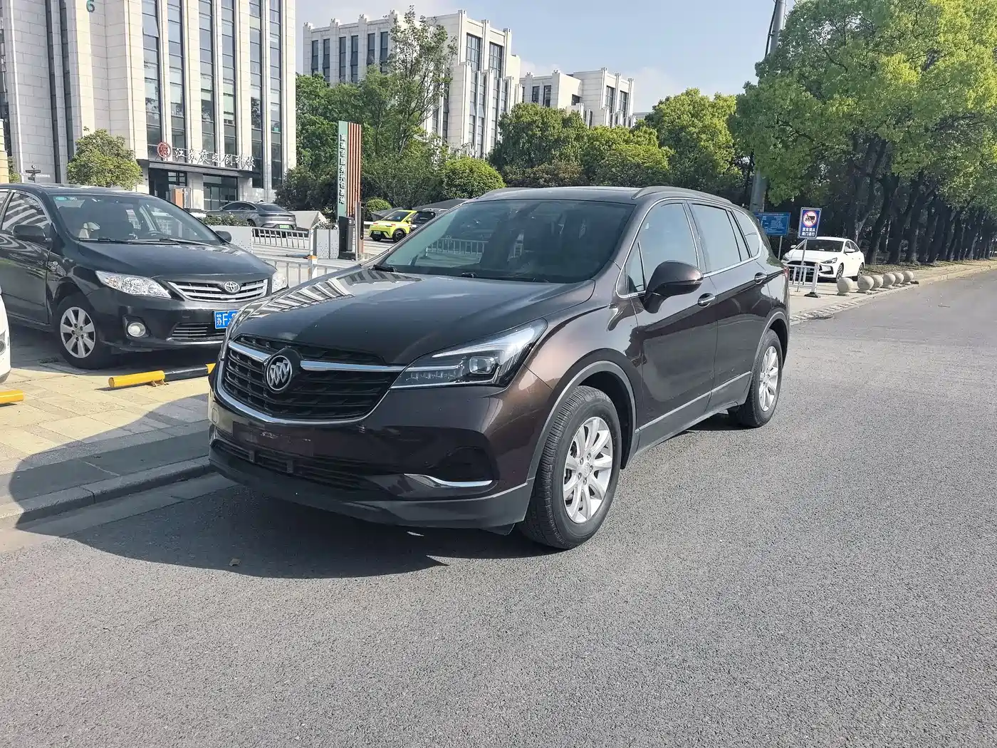 Buick Envision Plus 2021 532T FWD Leading Trim