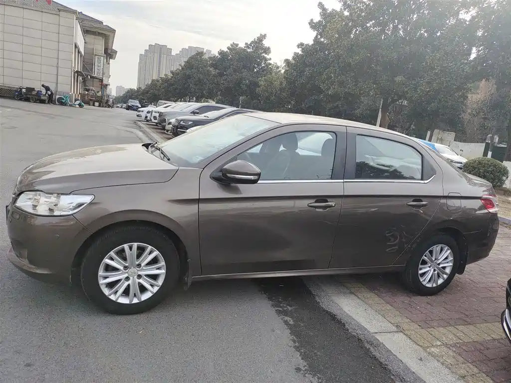 Peugeot 301 2016 1.6L Auto Comfort Edition фото 21