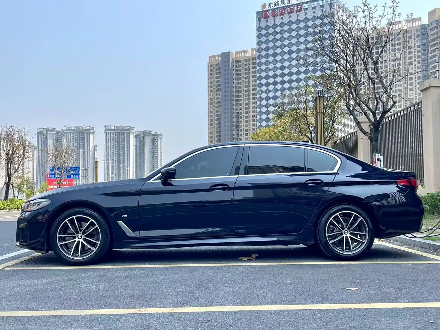 BMW 5 Series 2021 525Li M Sport Package фото 6