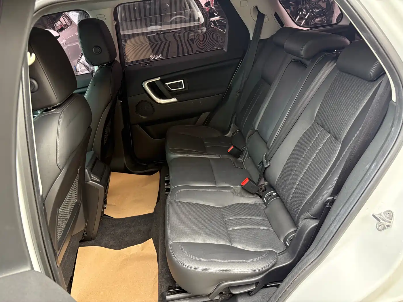 Land Rover Discovery Sport 2018 240PS HSE Edition фото 11
