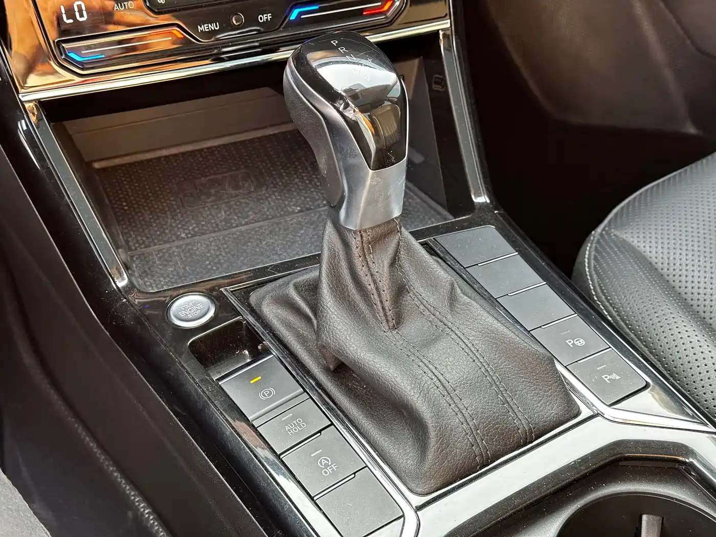 Volkswagen Passat 2022 330TSI Luxury Edition фото 12