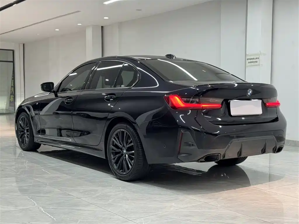 BMW 3 Series 2023 325i M Sport Black Night Package фото 13