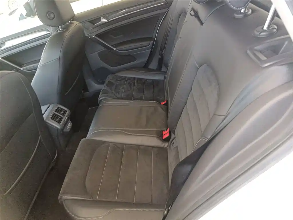 Volkswagen Golf 2019 280TSI DSG Luxury China VI фото 17