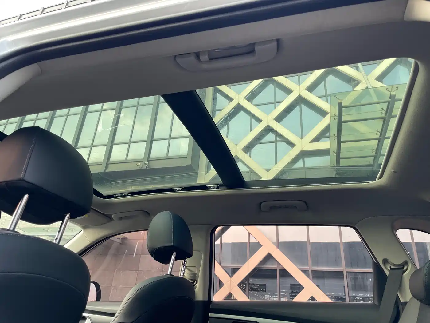 Kia Sportage 2019 2.0L Automatic Smart Luxury Edition фото 8