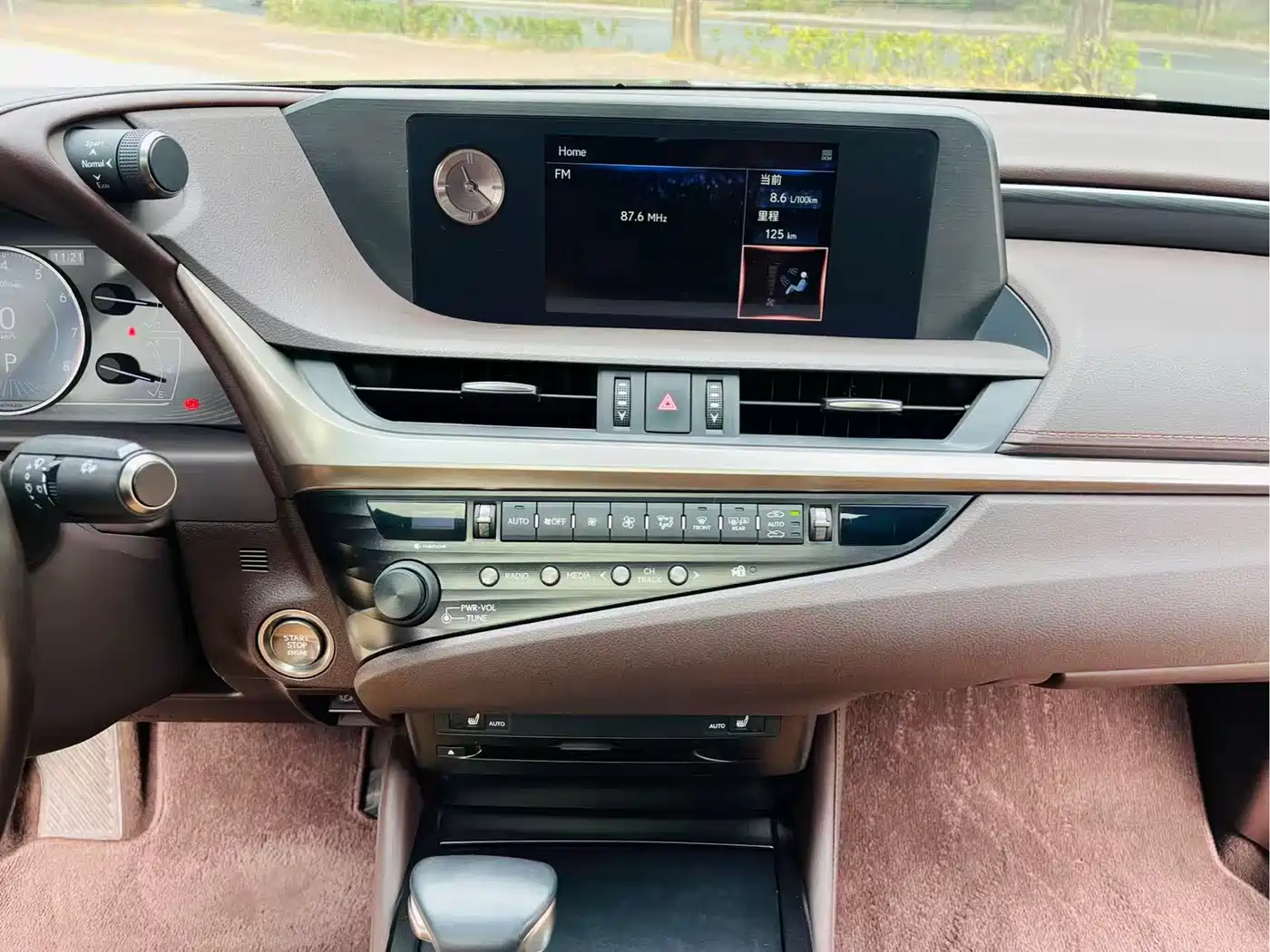 Lexus ES 2020 200 Excellence фото 32