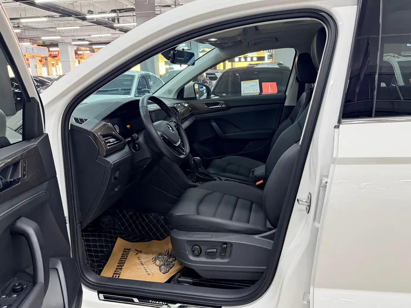 Volkswagen Tharu 2022 280TSI FWD Luxury Edition фото 9