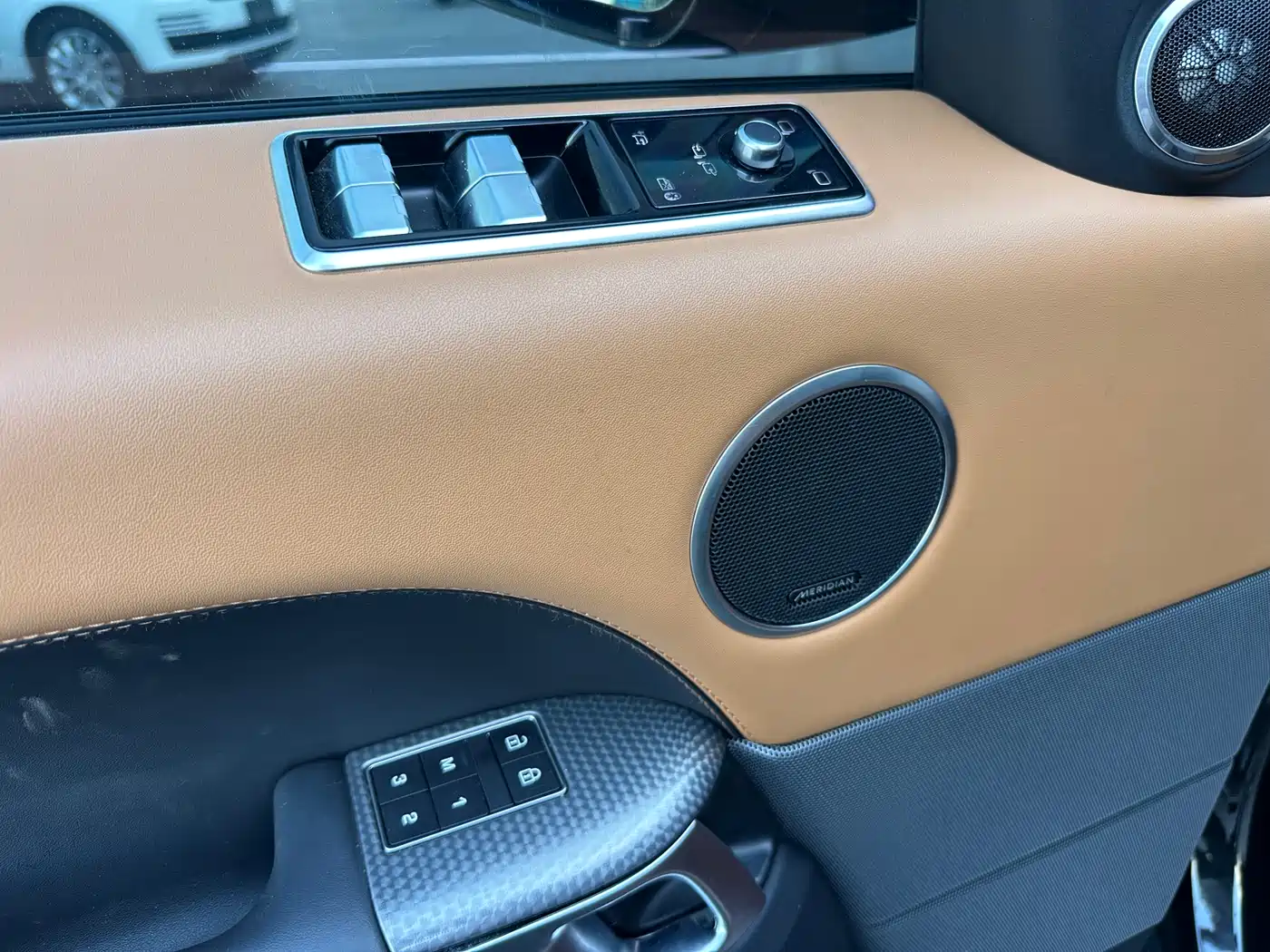 Land Rover Range Rover Sport 2021 3.0 L6 Gloss Black Edition фото 6