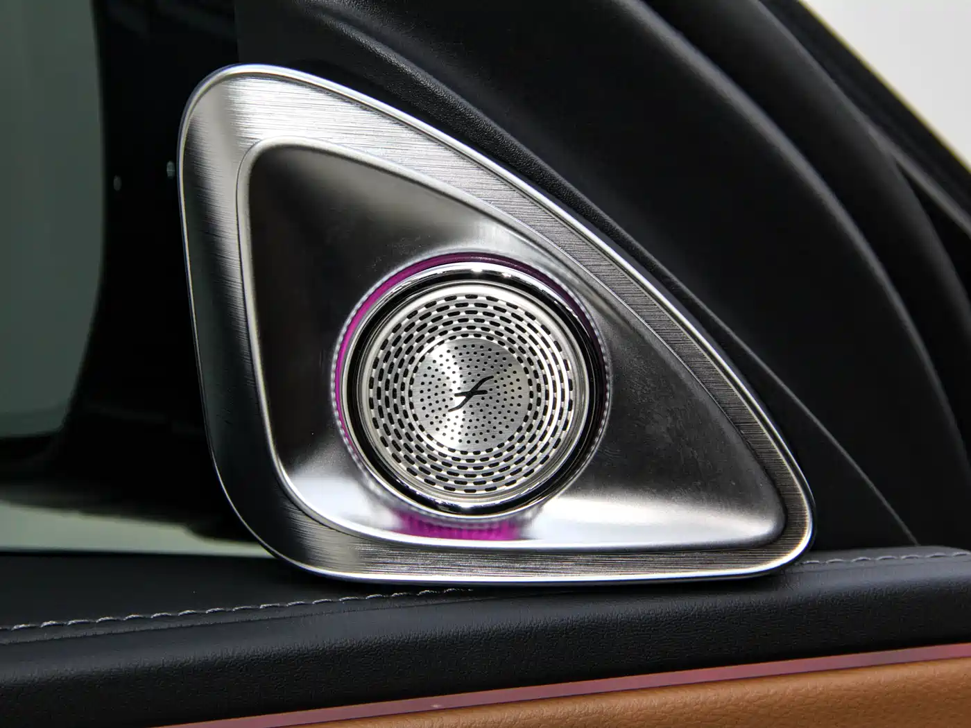 Mercedes-Benz E-Class 2025 E 300 L Fashion фото 25