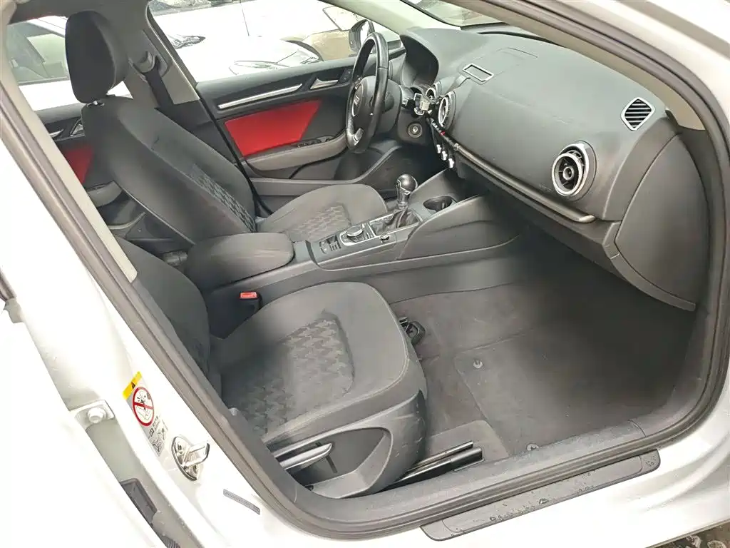 Audi A3 2016 Limousine 35 TFSI Progressive фото 17