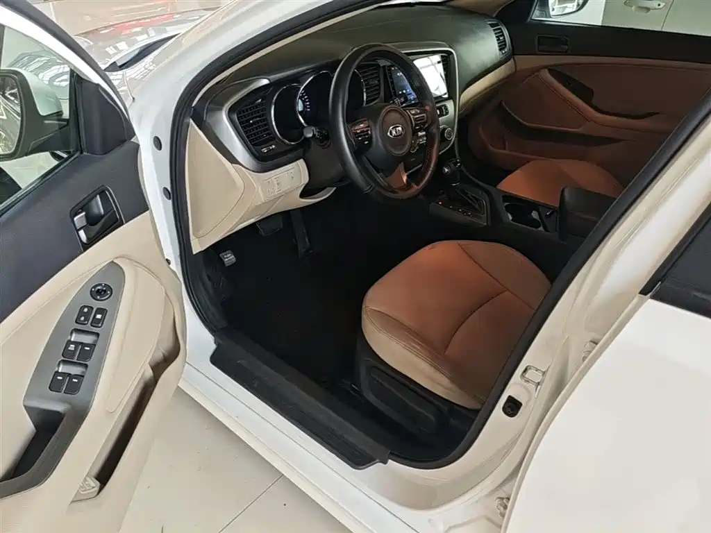 Kia K5 2015 2.0L Automatic GL фото 16