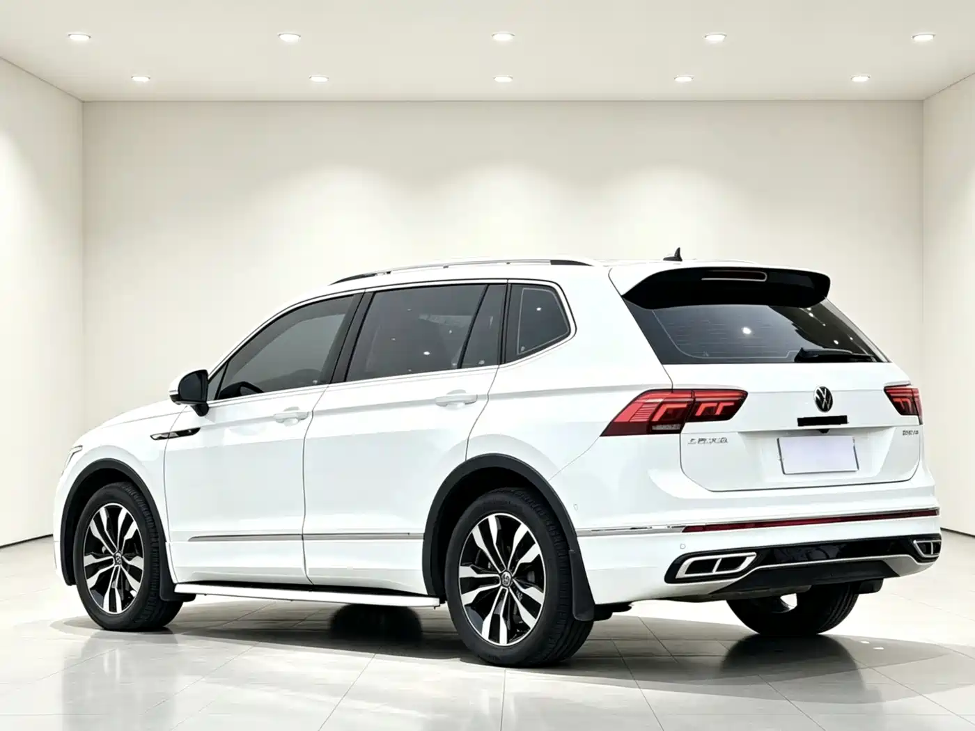 Volkswagen Tiguan L 2024 330TSI Automatic 2WD R-Line Premium Enjoyment Edition фото 14