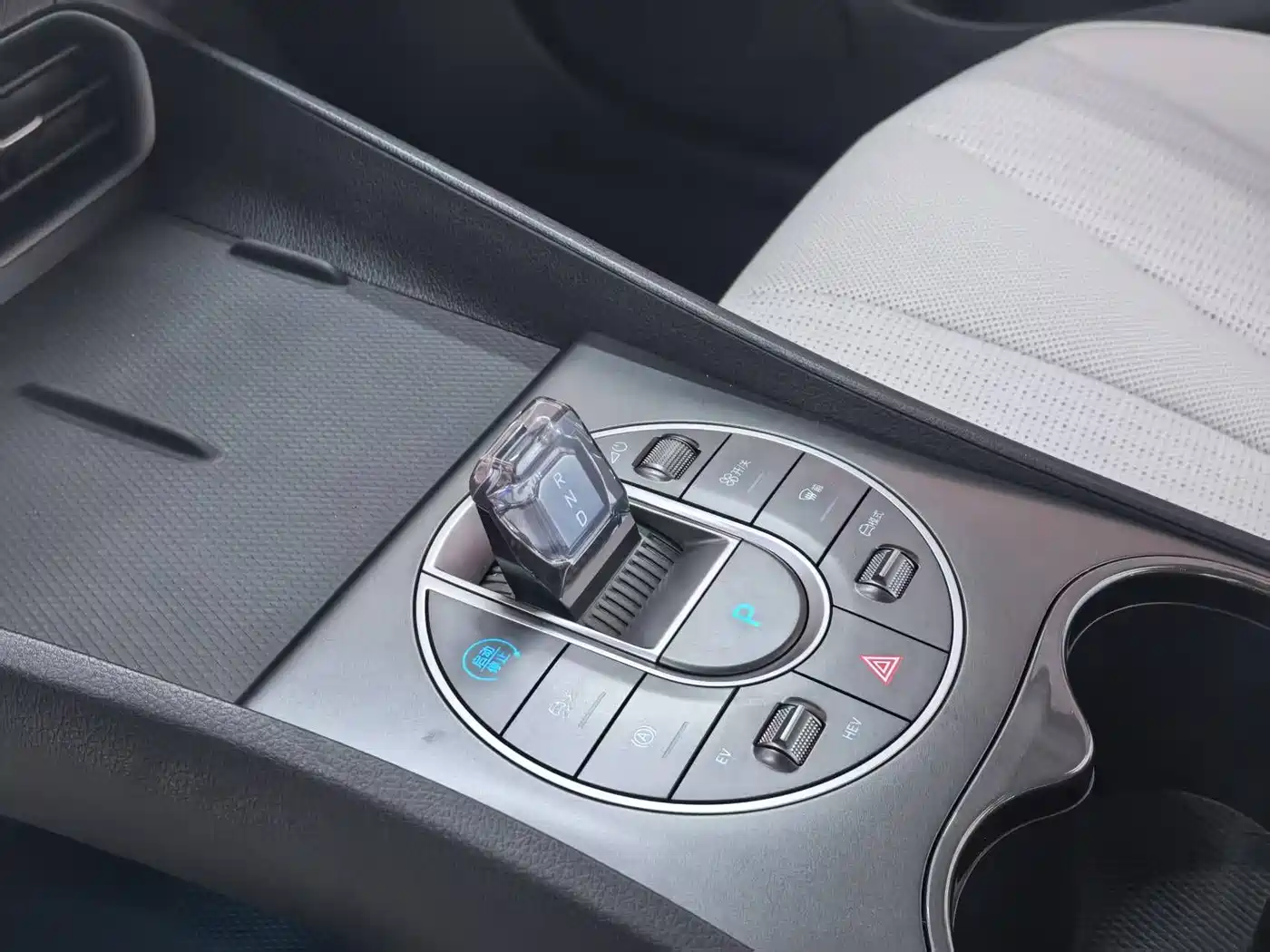 BYD Hai Bao 05 DM-i 2025 DM-i Smart Drive Edition 55KM Luxury фото 10