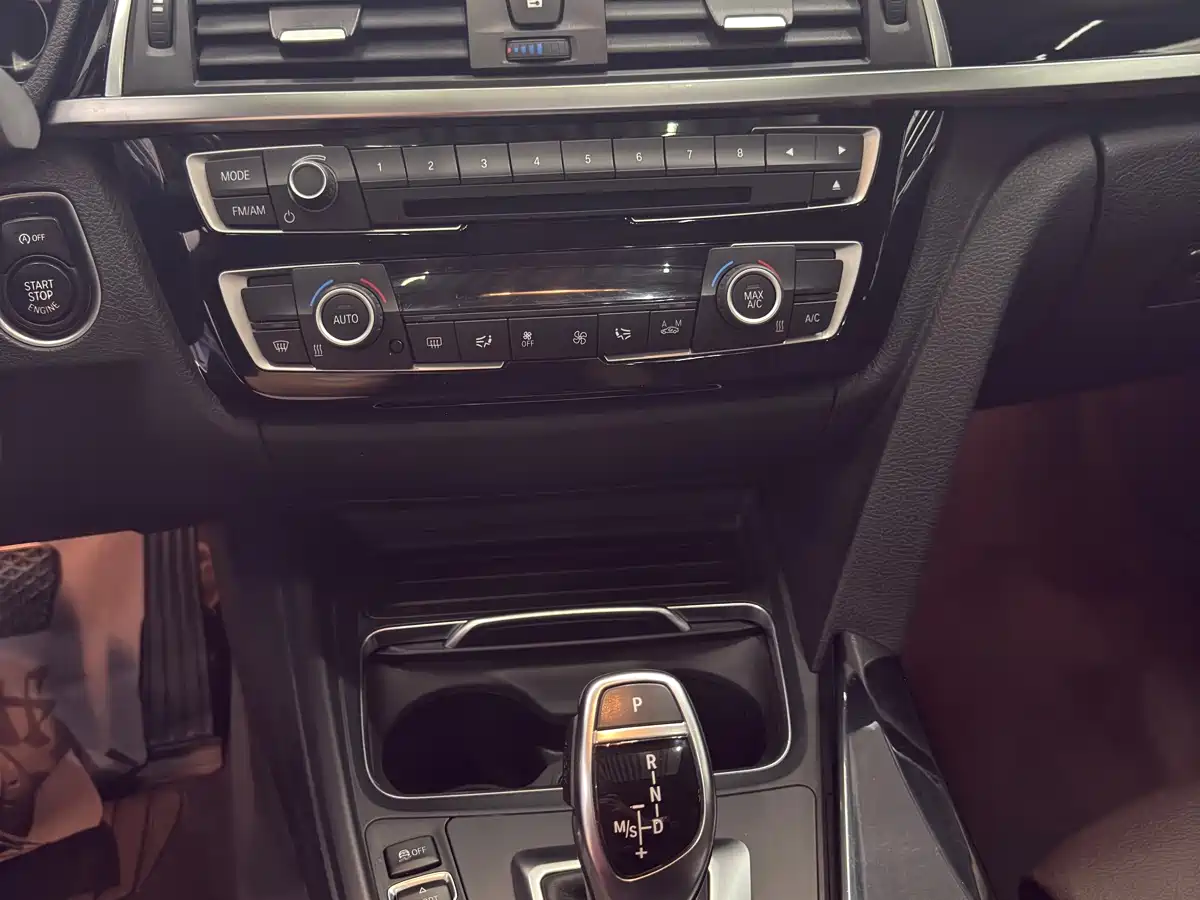 BMW 3 Series 2018 320Li Leading M Sport Package фото 9