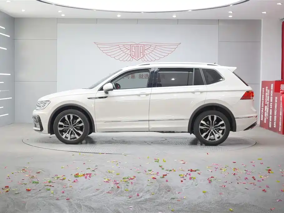 Volkswagen Tiguan L 2021 330TSI Automatic 2WD R-Line Premium фото 2