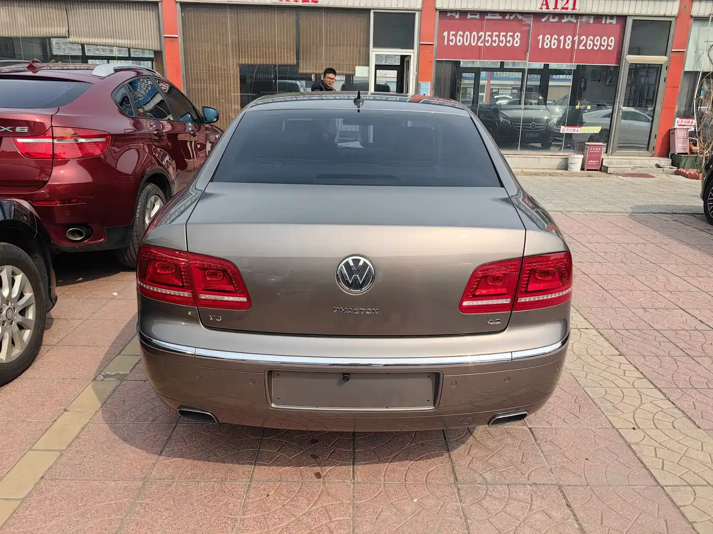 Volkswagen Phaeton 2011 4.2L V8 4-seat Extended Individual Edition фото 17