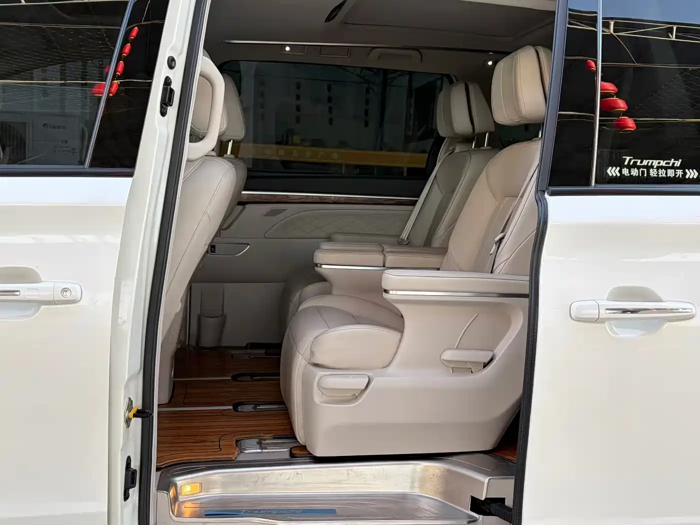 GAC Trumpchi Trumpchi M8 2018 320T Premium Edition фото 9