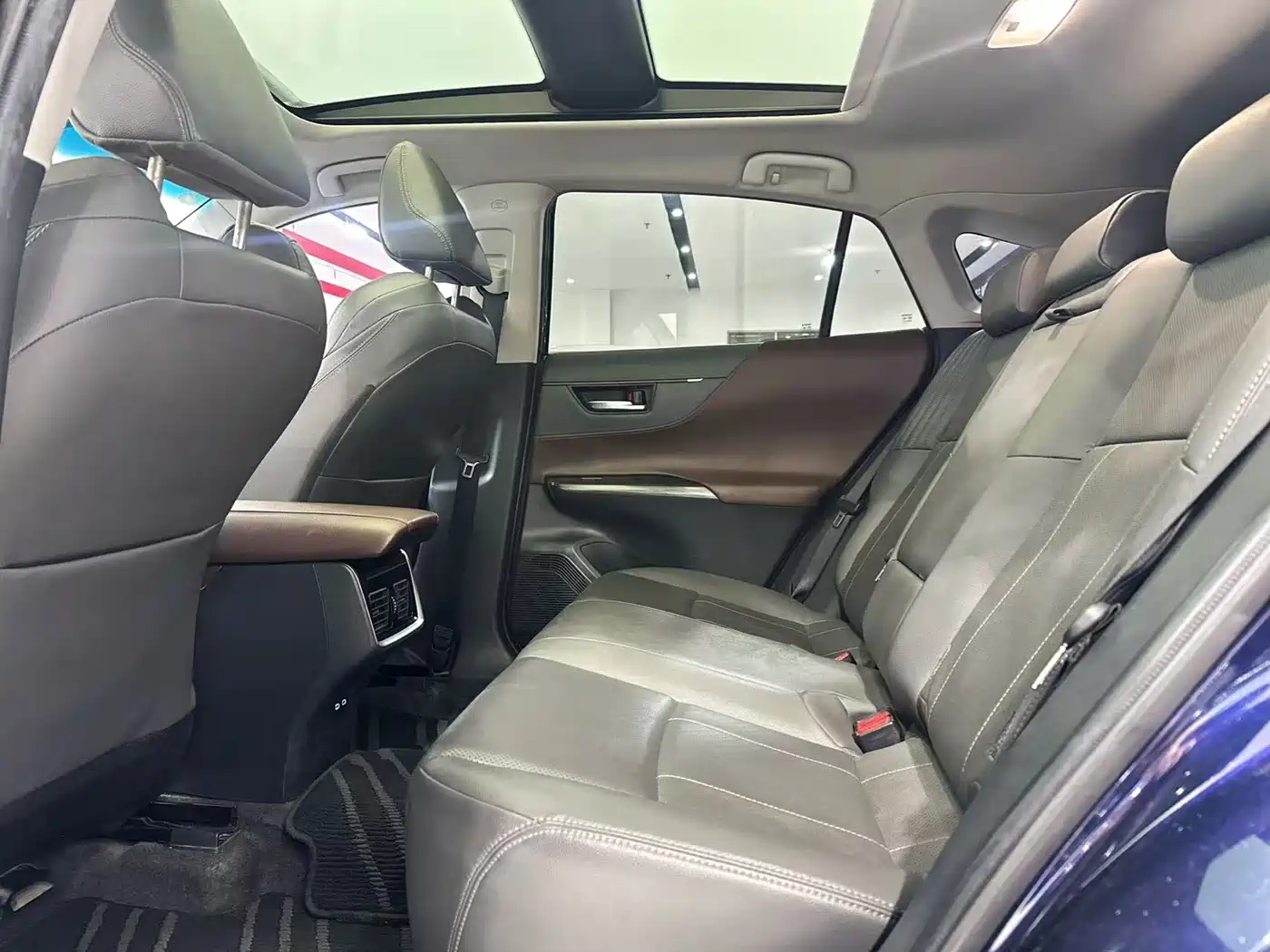 Toyota Lingfang HARRIER 2022 2.0L CVT 2WD Premium Edition фото 6
