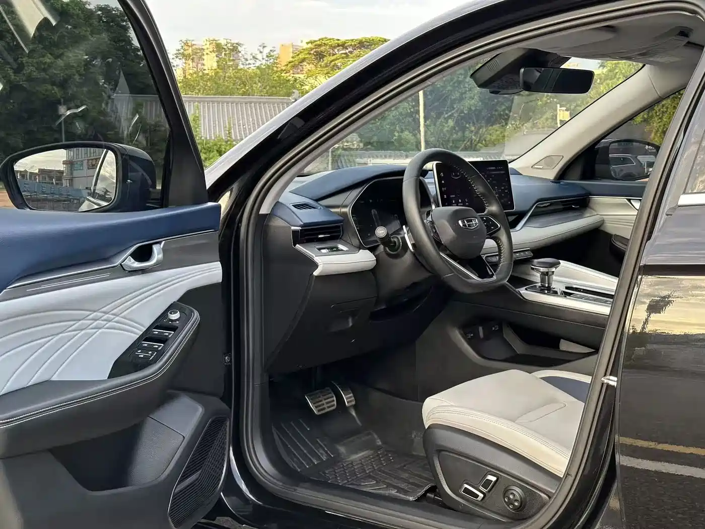 Фото 4 - Geely Preface