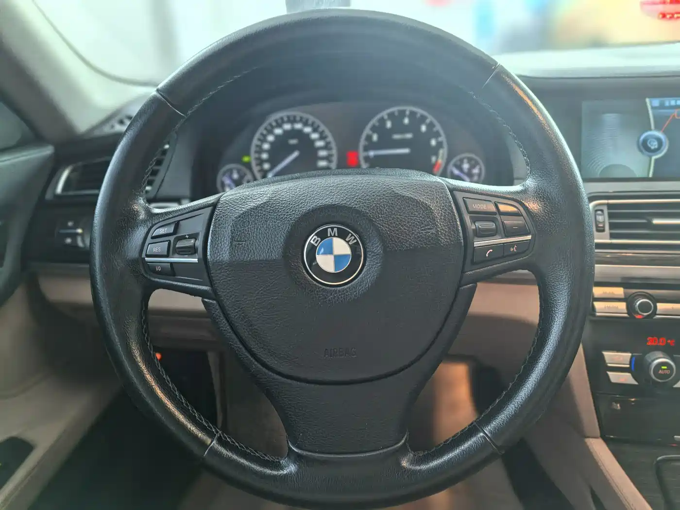 BMW 7 Series 2009 Model 740Li Leading Edition фото 10