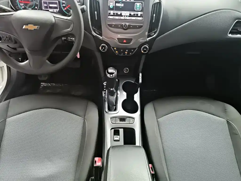Chevrolet Cruze 2018 2018 320 Automatic Pioneer Sunroof Edition