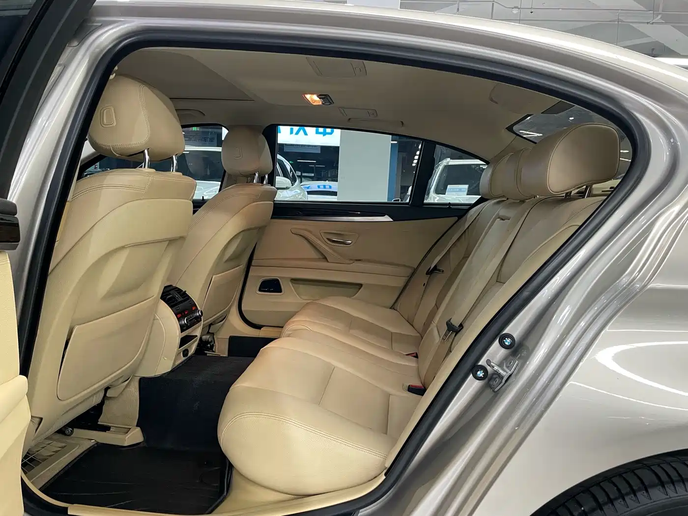 Фото 5 - BMW 5 Series